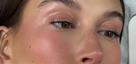 hailey bieber eyelash lift.